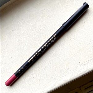 LA Girl Perfect Precision Lip Liner in Blushing